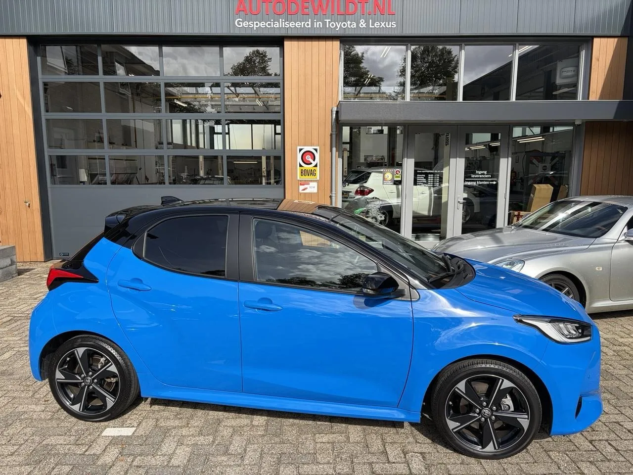 Toyota Yaris (2024) — foto 1
