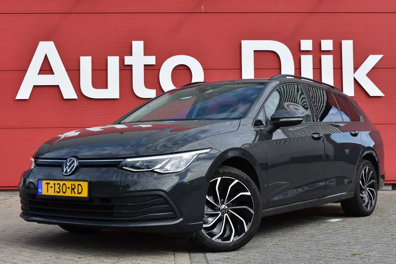 Volkswagen Golf (2023)