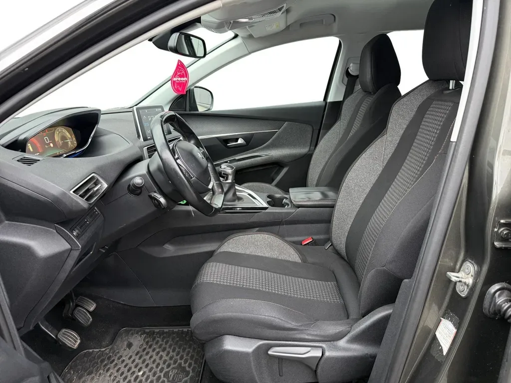 Peugeot 3008 (2017) — foto 1