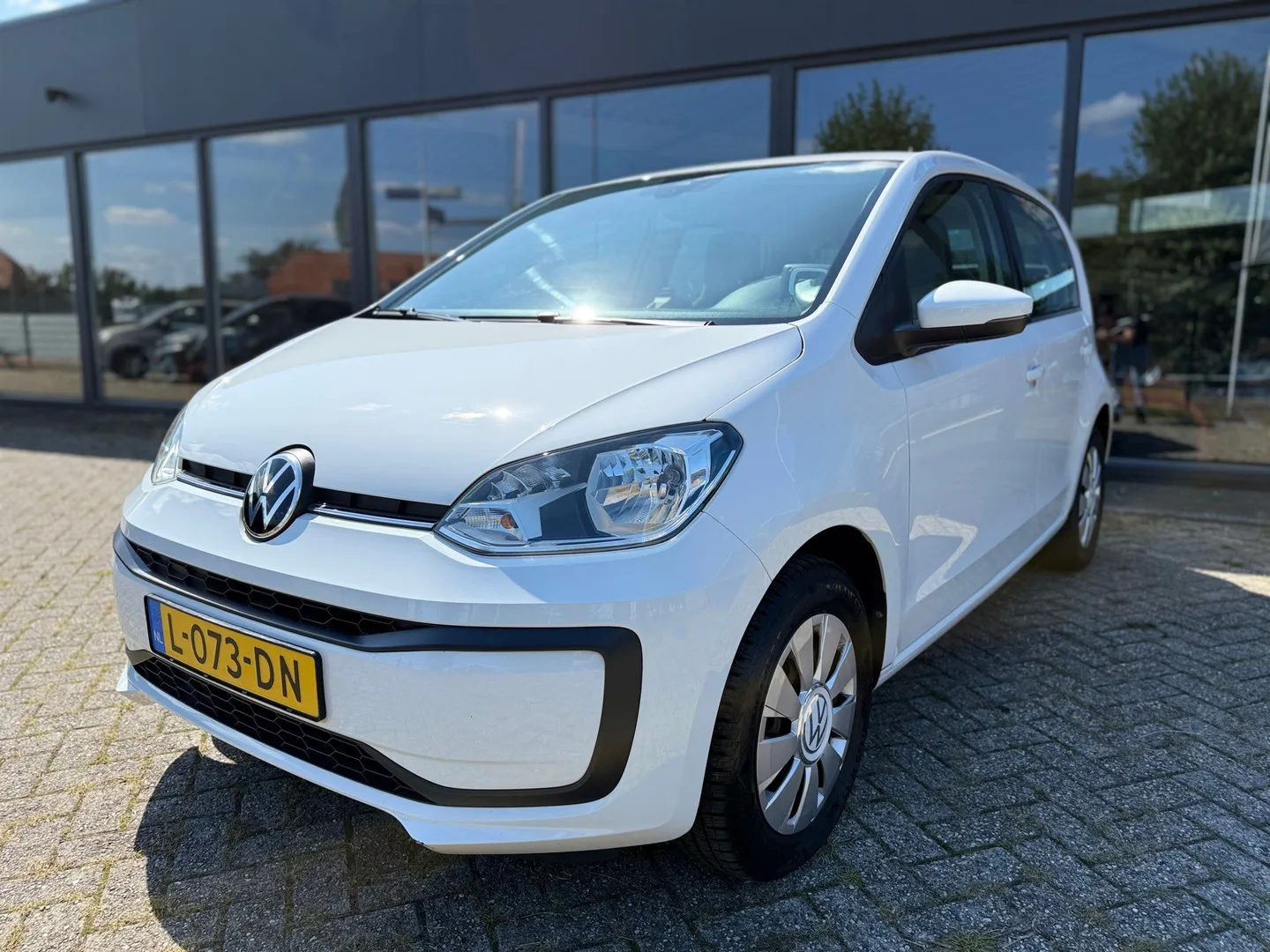 Volkswagen Up! (2021) — foto 1