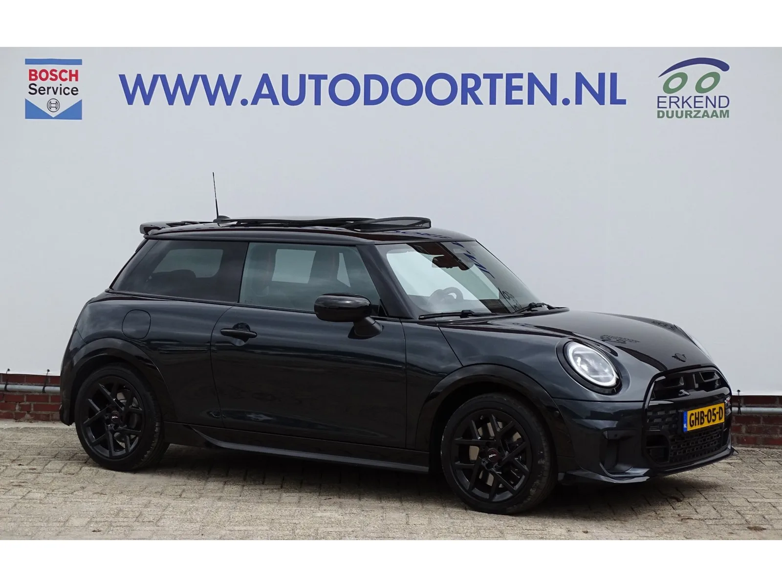 MINI John Cooper Works (2024) — foto 1