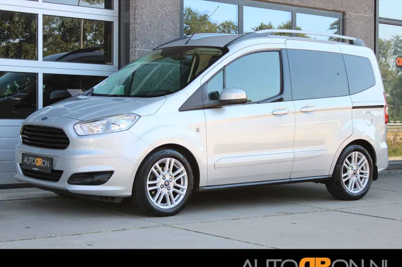 Ford Tourneo Courier (2016)