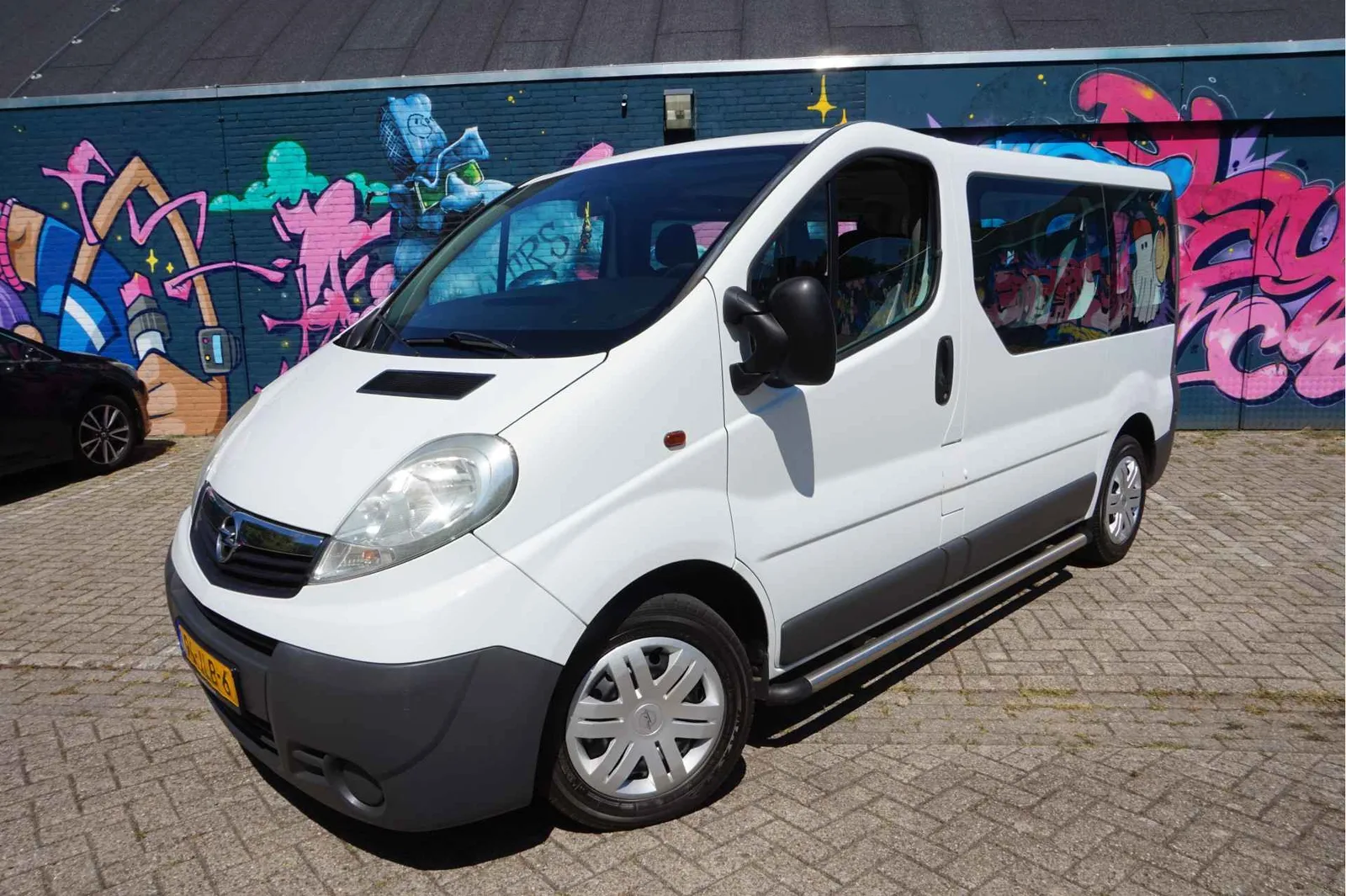 Opel Vivaro (2009) — foto 1