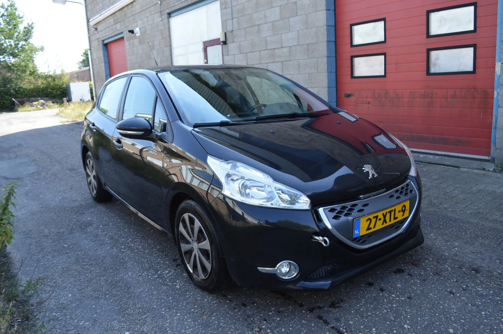 Peugeot 208 (2012) — foto 1
