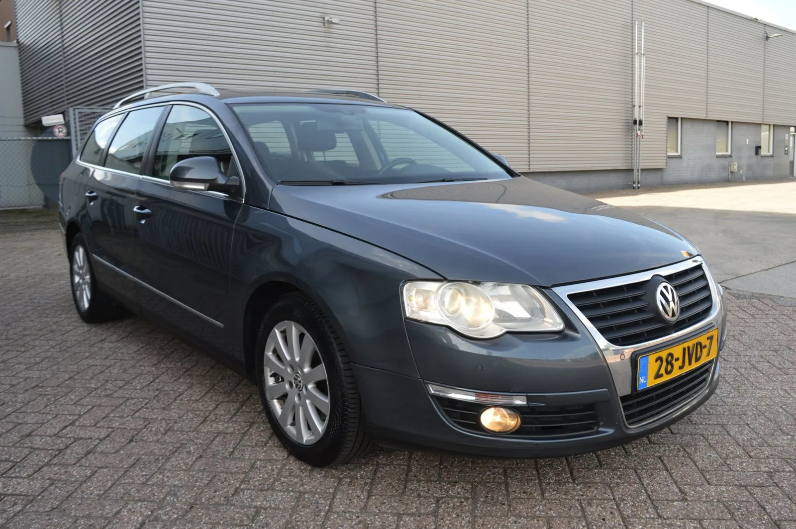 Volkswagen Passat (2009) — foto 1