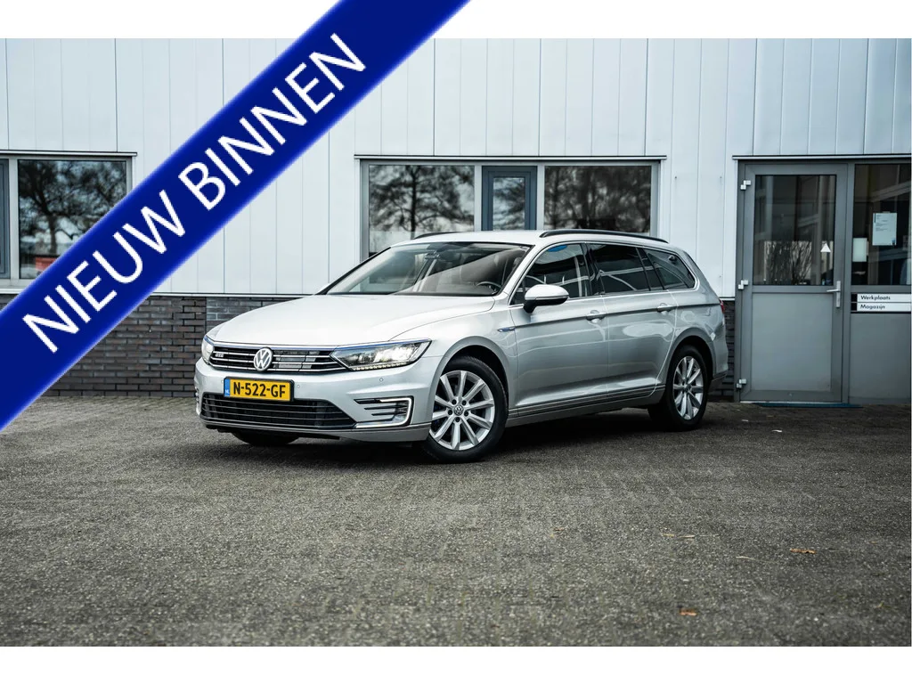 Volkswagen Passat (2017) — foto 1