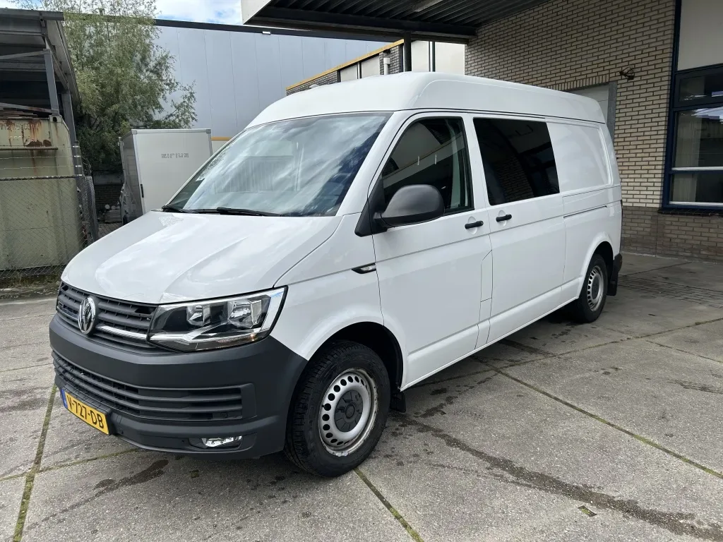 Volkswagen Transporter (2017) — foto 1