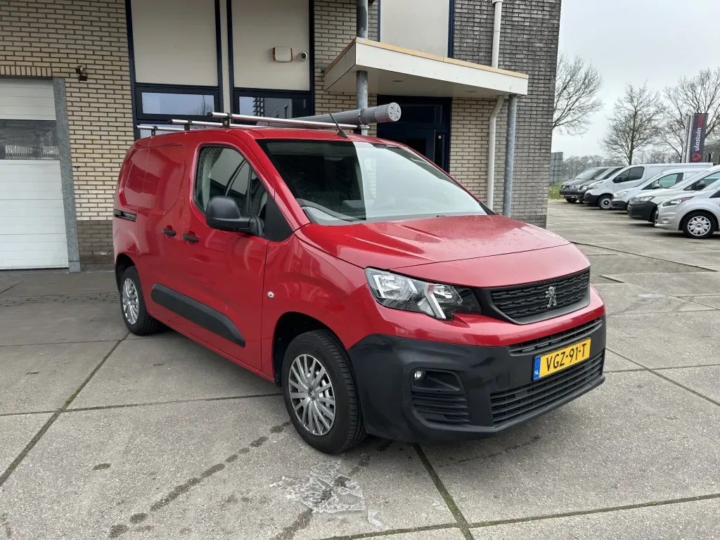 Peugeot Partner (2020) — foto 1