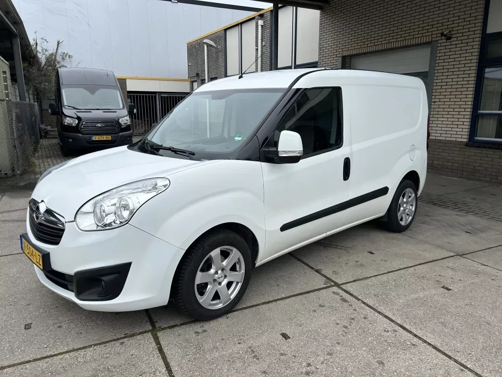 Opel Combo (2018) — foto 1