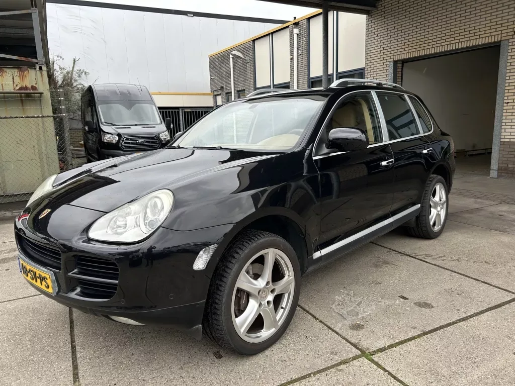 Porsche Cayenne (2006) — foto 1