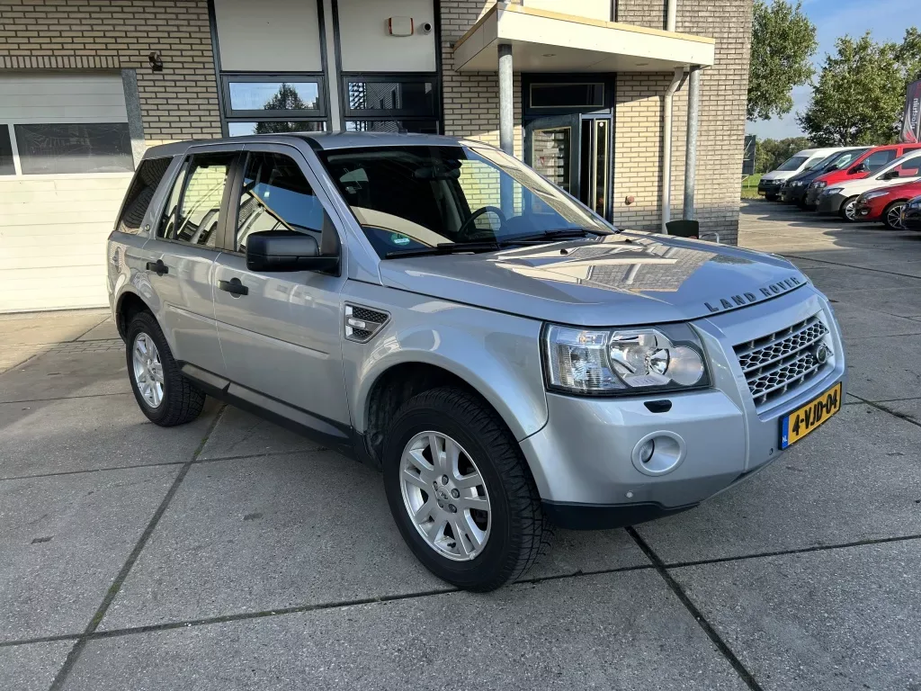Land Rover Freelander (2010) — foto 1
