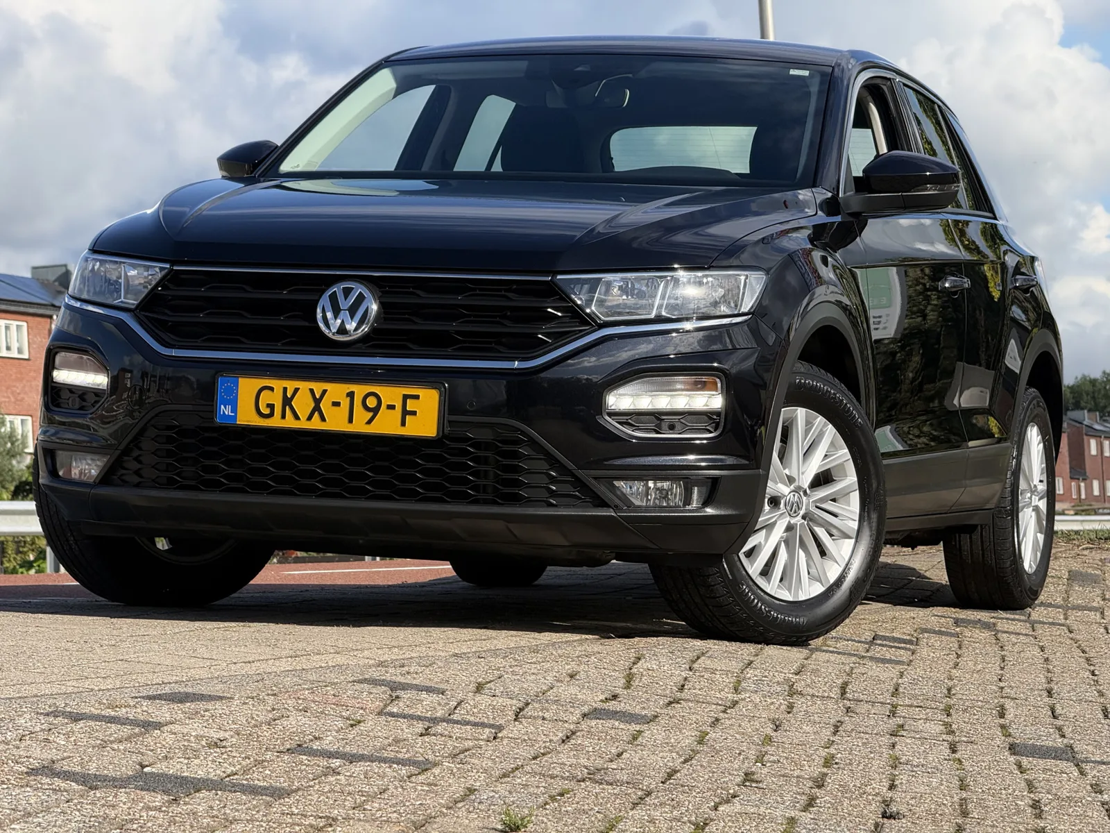 Volkswagen T-Roc (2019) — foto 1