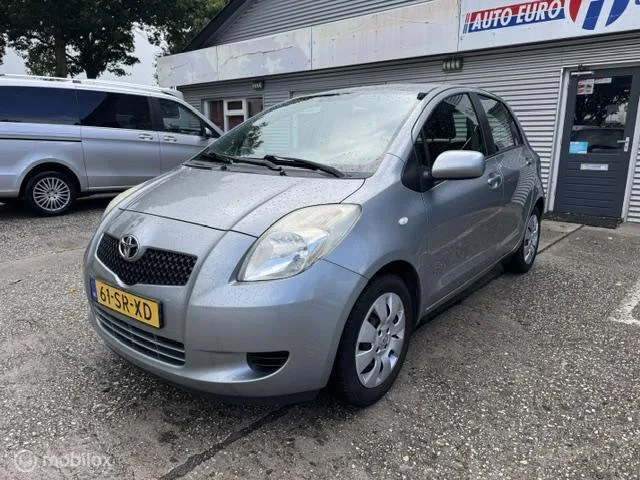 Toyota Yaris (2006) — foto 1