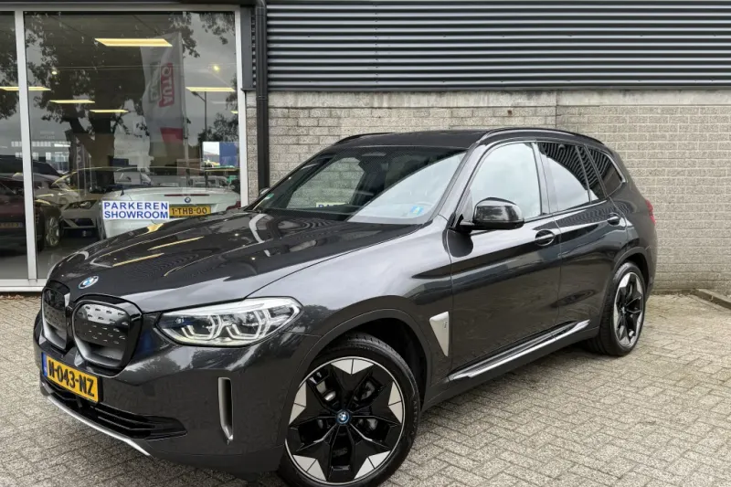 BMW iX3 (2021)