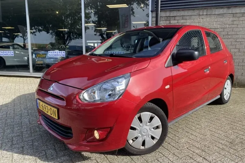 Mitsubishi Space Star (2015)