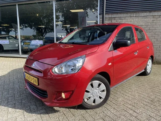 Mitsubishi Space Star (2015) — foto 1