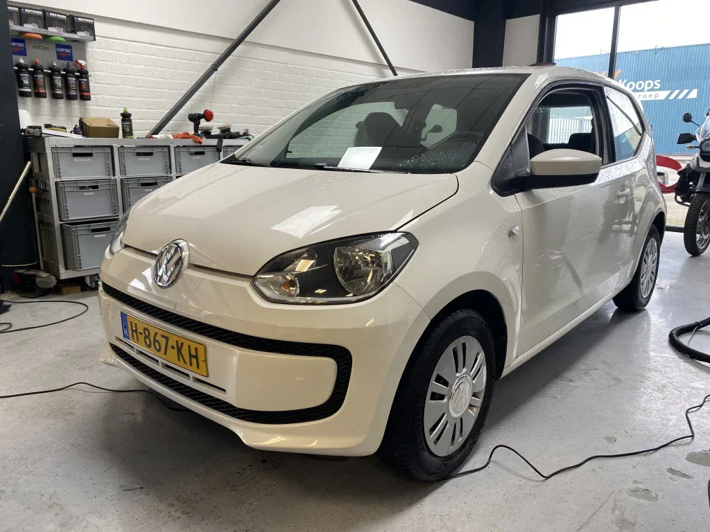 Volkswagen Up! (2013) — foto 1