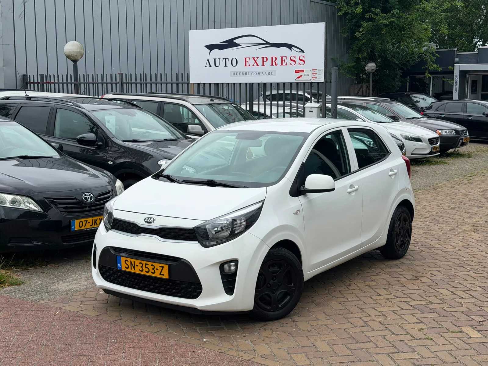 Kia Picanto (2018) — foto 1