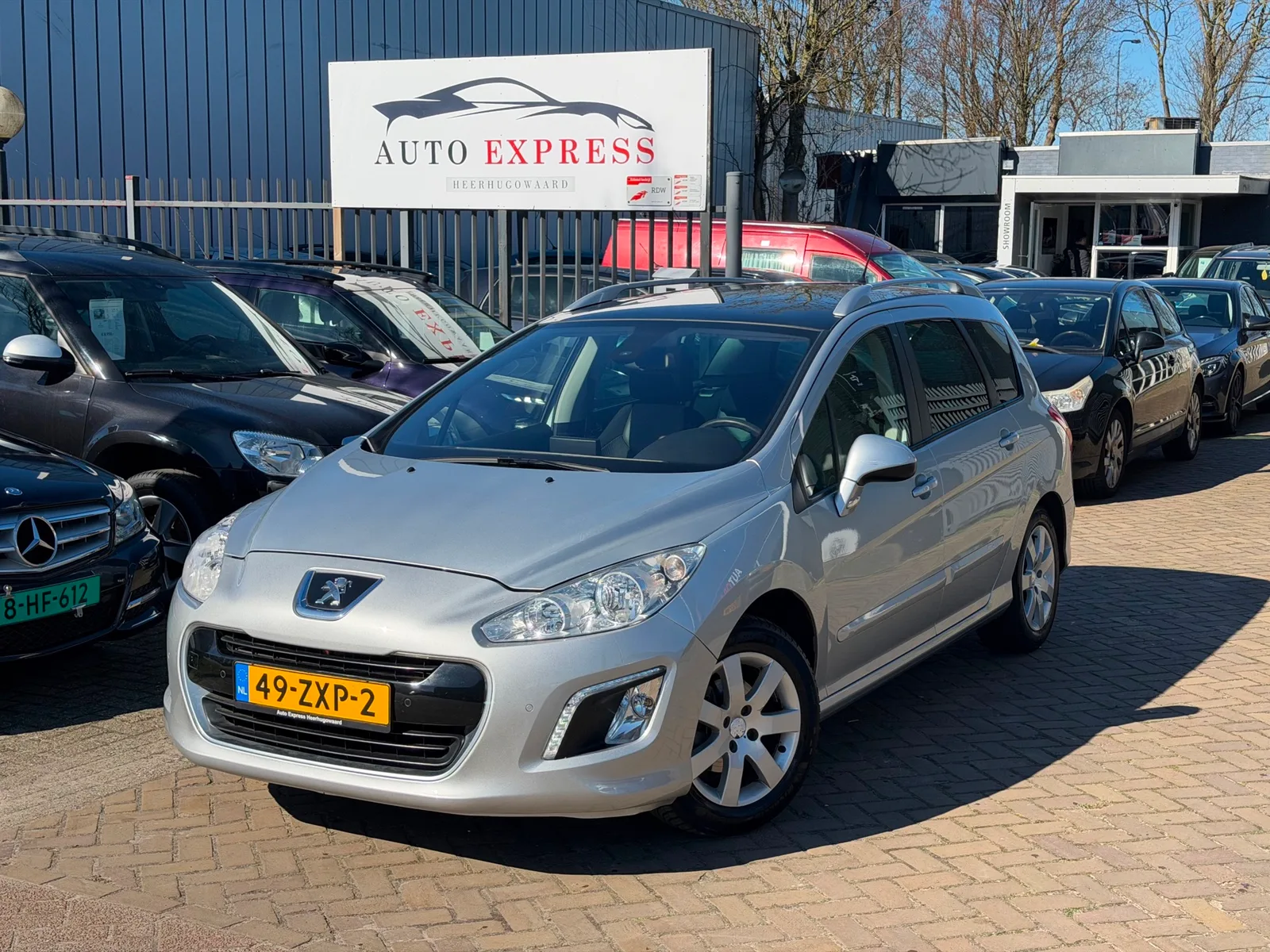 Peugeot 308 (2013) — foto 1