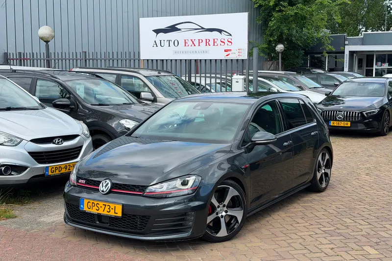 Volkswagen Golf (2015)