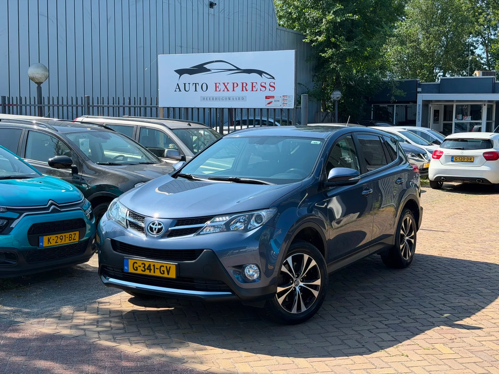 Toyota RAV4 (2014) — foto 1