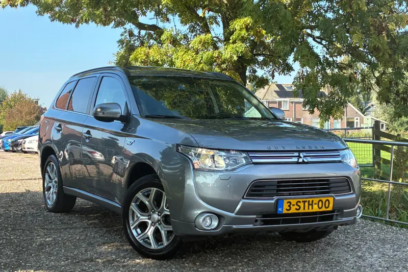 Mitsubishi Outlander (2013)