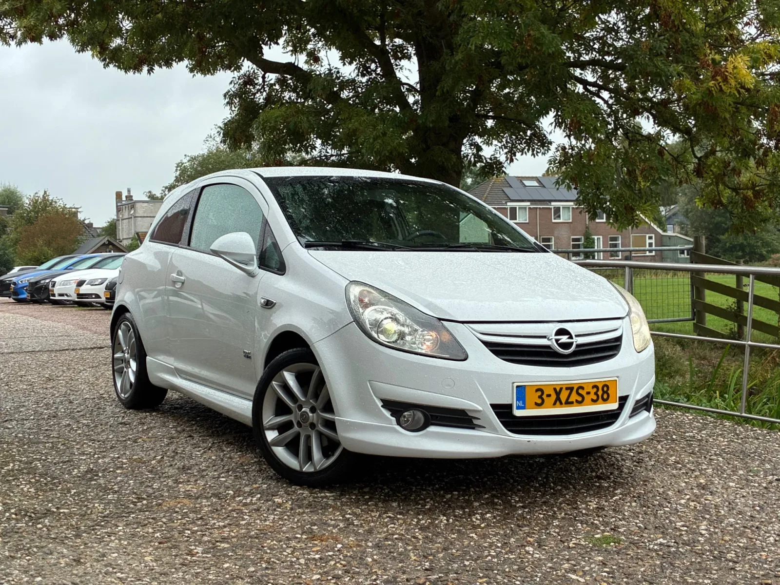 Opel Corsa (2009) — foto 1