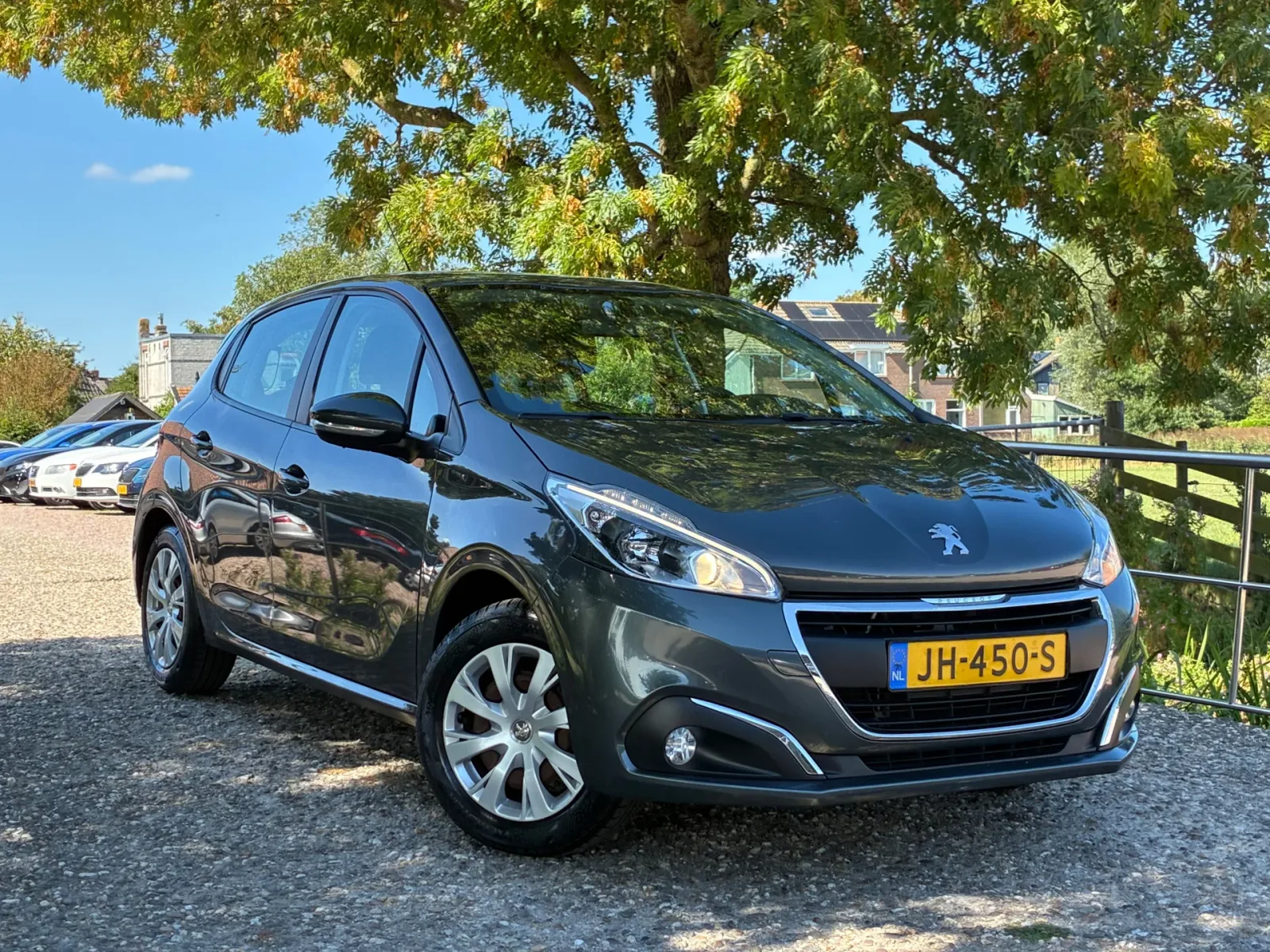 Peugeot 208 (2016) — foto 1