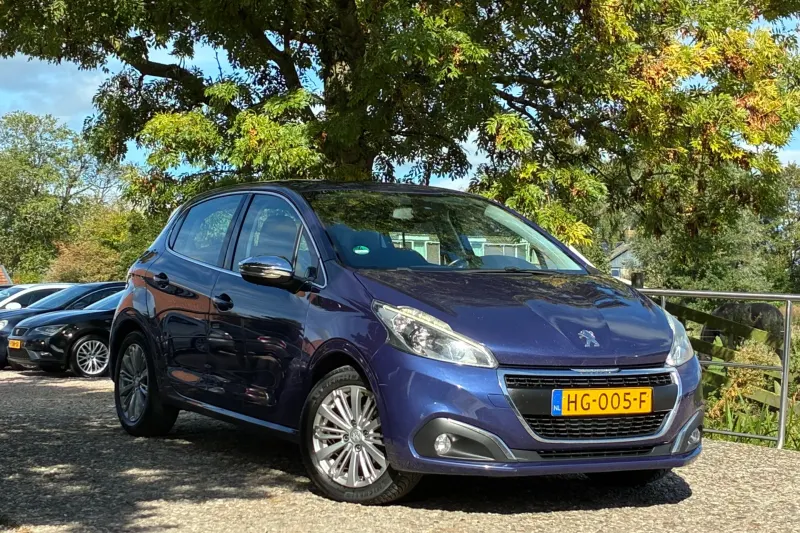 Peugeot 208 (2015)