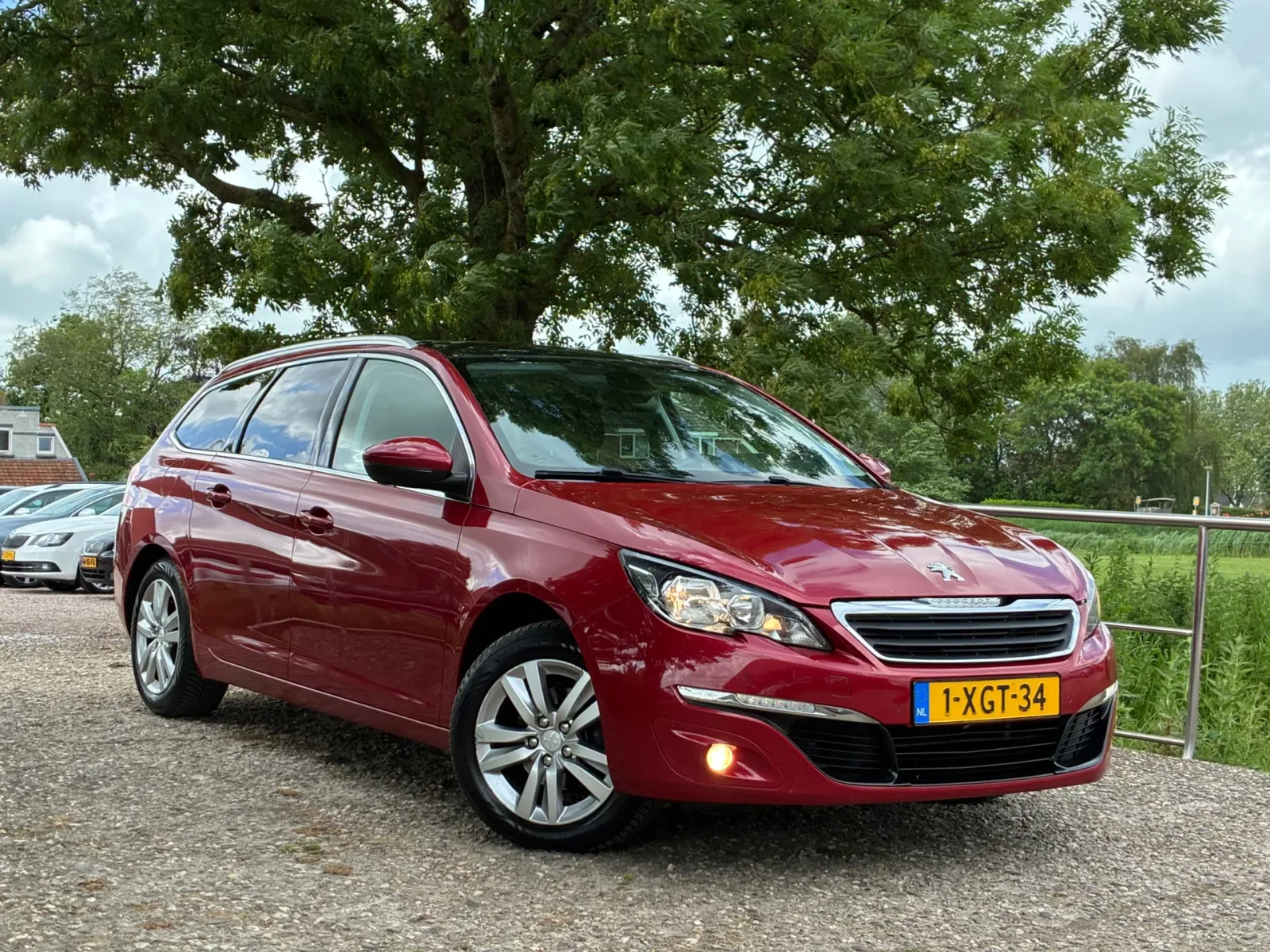 Peugeot 308 (2014) — foto 1