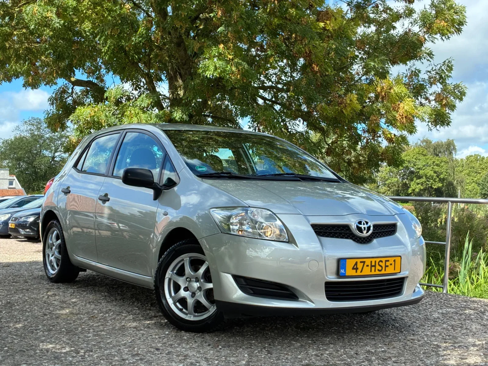 Toyota Auris (2009) — foto 1