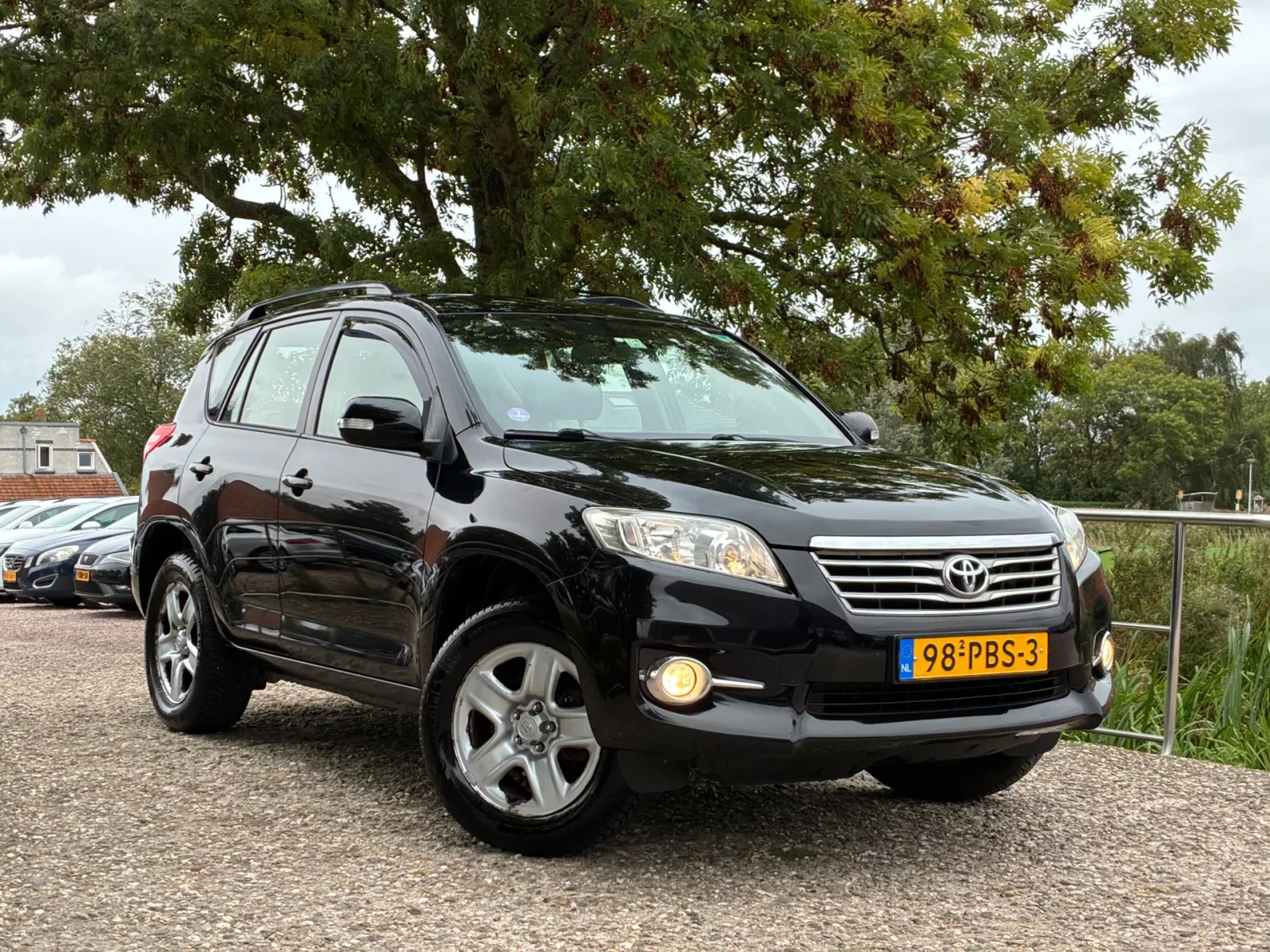 Toyota RAV4 (2011) — foto 1