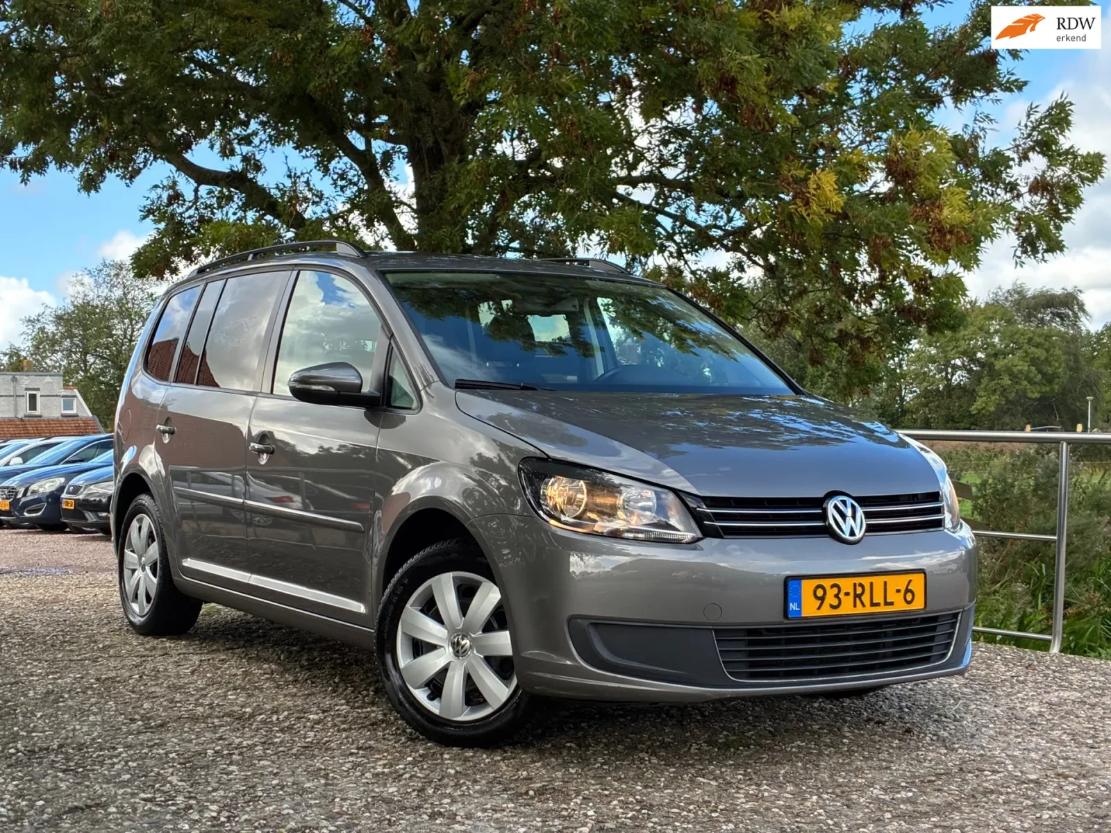 Volkswagen Touran (2011) — foto 1