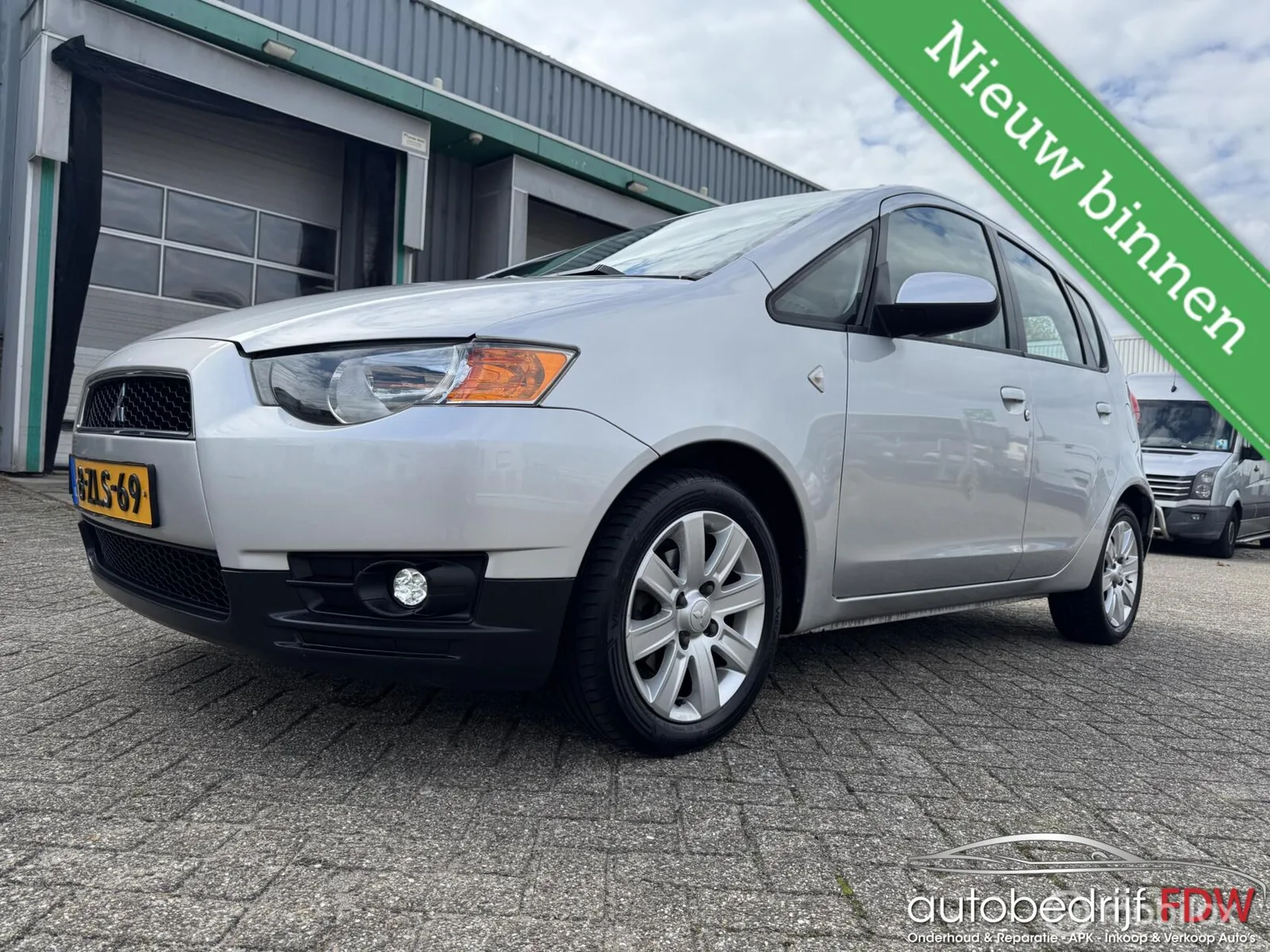 Mitsubishi Colt (2011) — foto 1