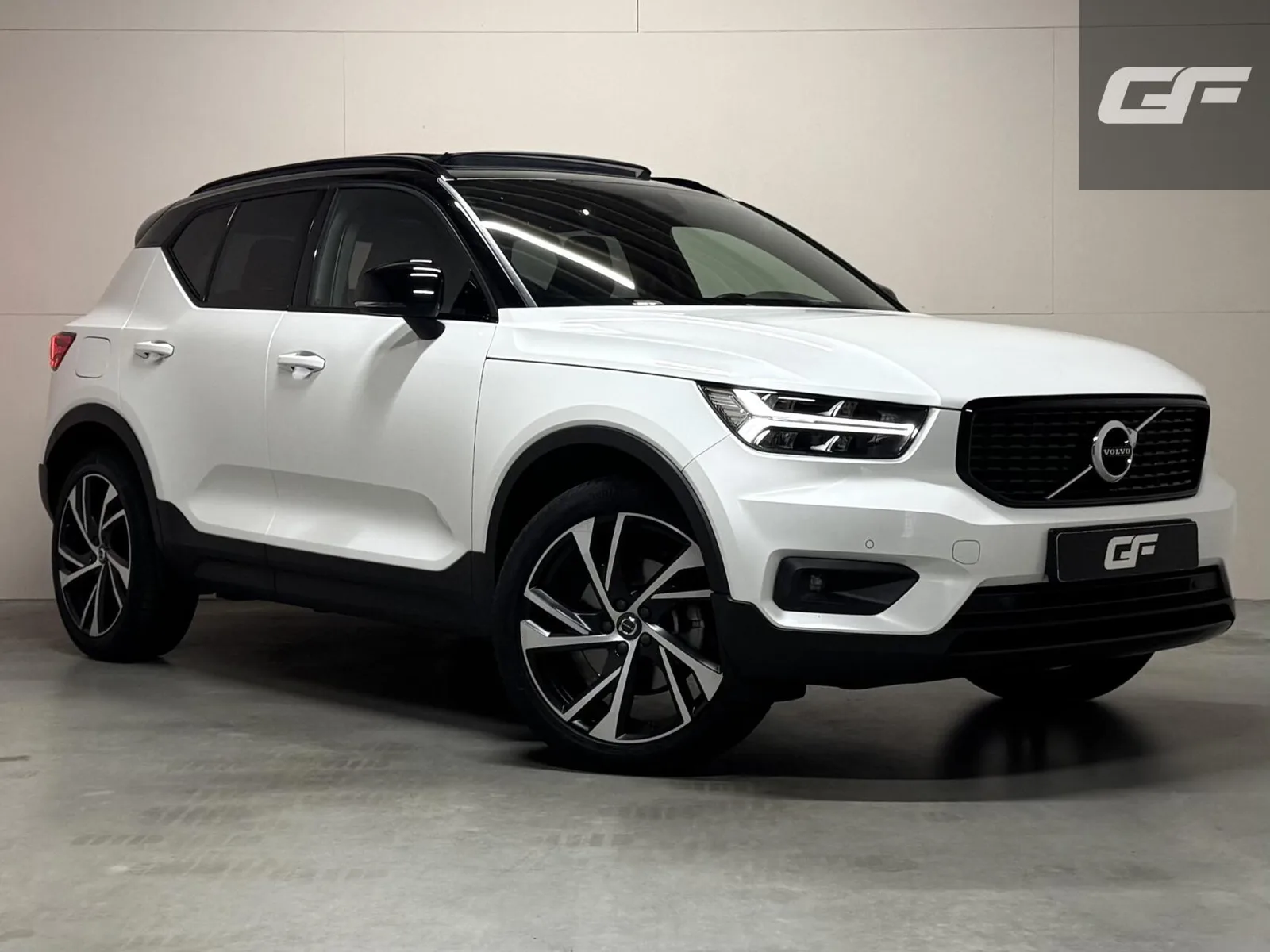Volvo XC40 (2018) — foto 1