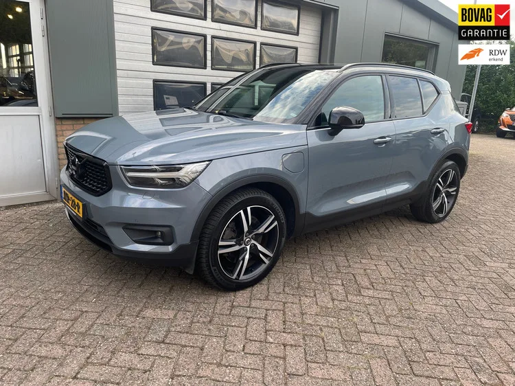 Volvo XC40 (2020) — foto 1