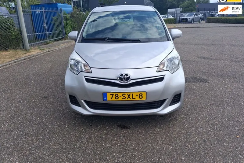 Toyota Verso S (2011)