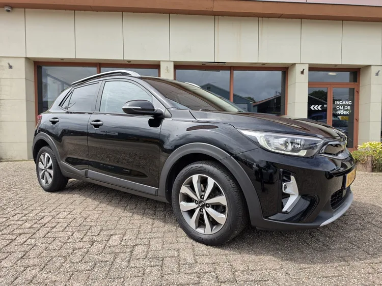 Kia Stonic (2021) — foto 1