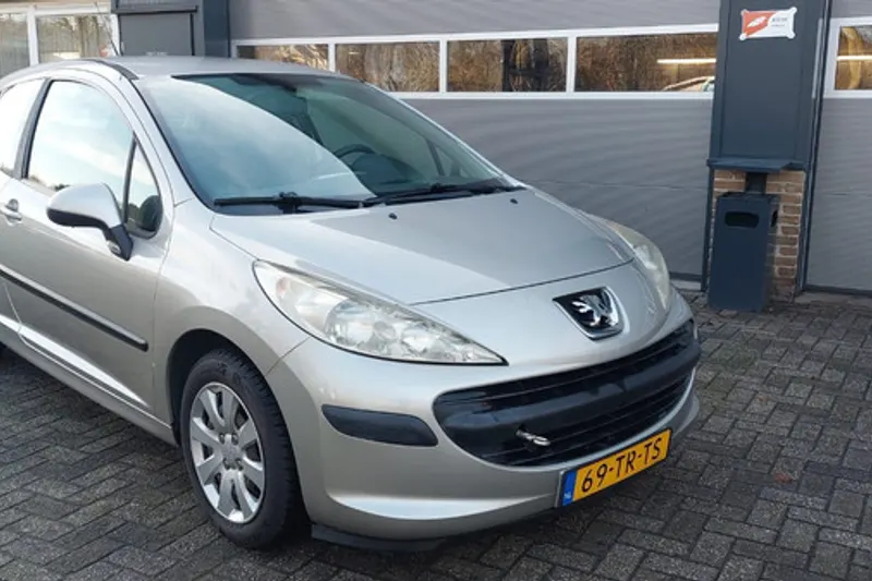 Peugeot 207 (2006)