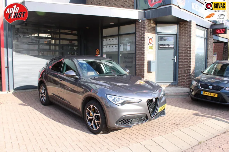 Alfa Romeo Stelvio (2018) — foto 1