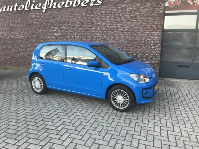 Volkswagen Up (2014) — foto 1