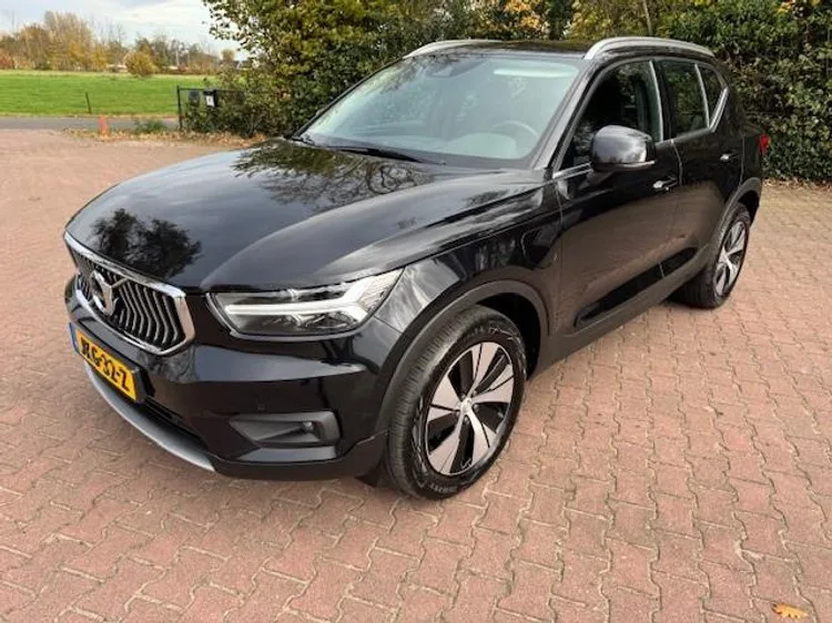 Volvo XC40 (2020) — foto 1