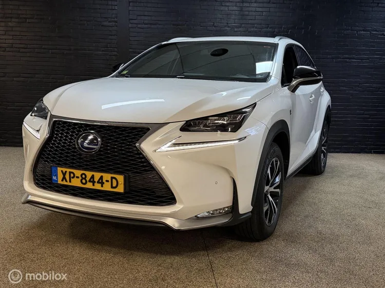Lexus NX (2015) — foto 1