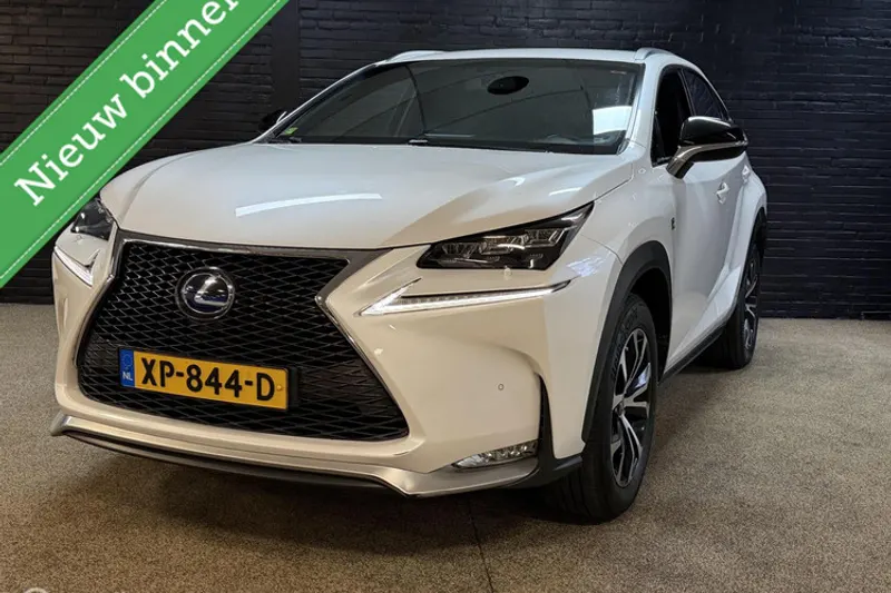 Lexus NX (2015)