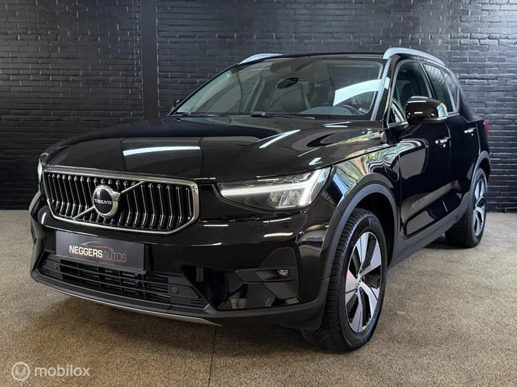 Volvo XC40 (2023) — foto 1