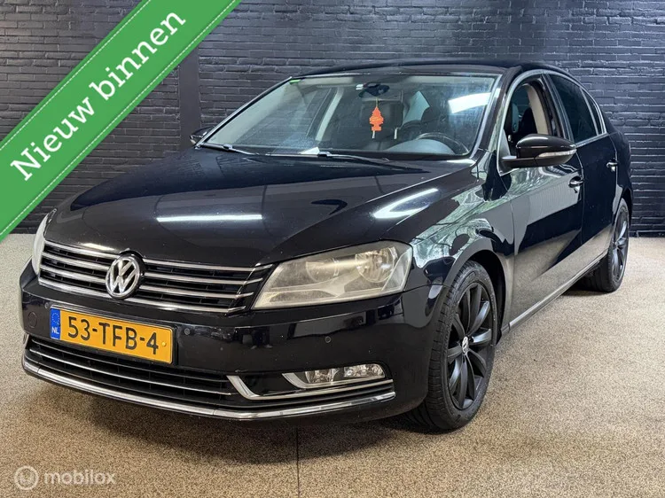 Volkswagen Passat (2012) — foto 1