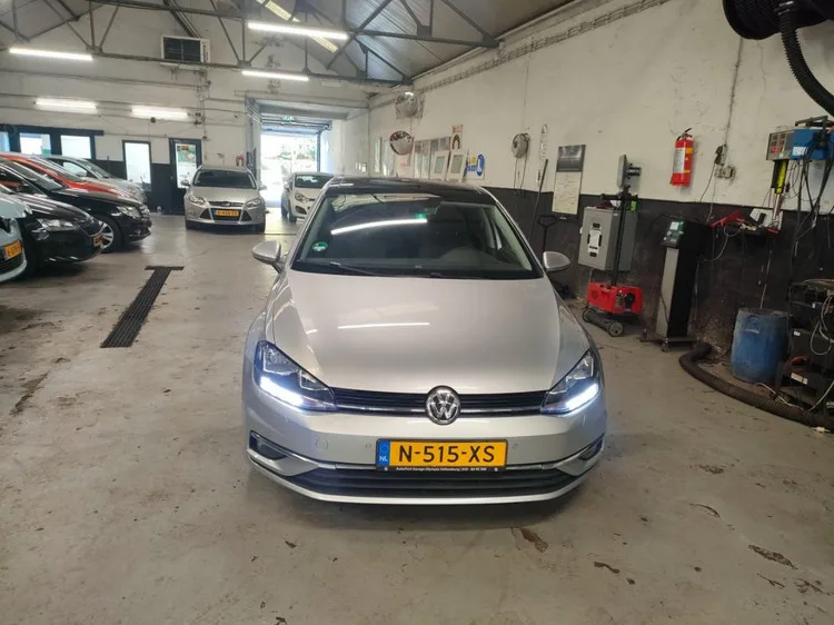 Volkswagen Golf (2018) — foto 1