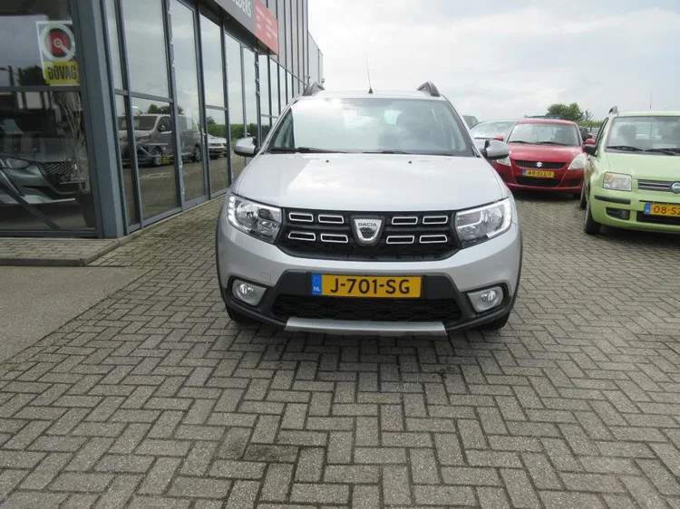 Dacia Sandero Stepway (2018) — foto 1