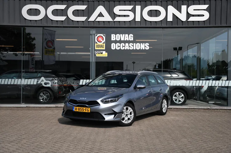 Kia Ceed Sportswagon (2022) — foto 1