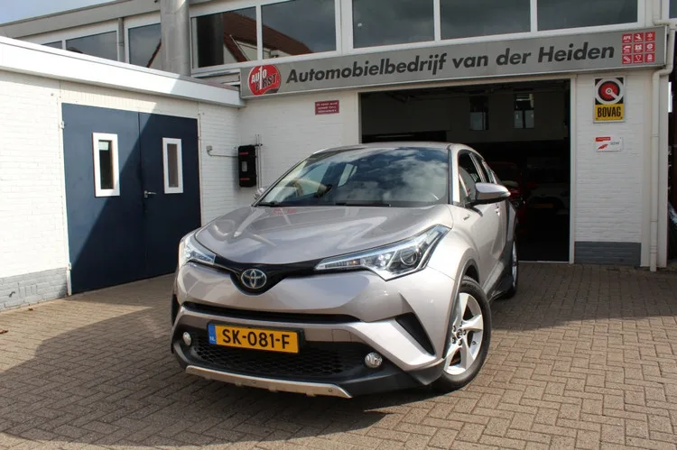Toyota C-HR (2018) — foto 1